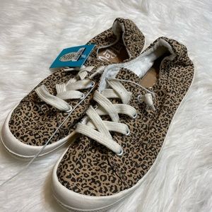MalPaw Womens Leopard shoes Lennies Brown